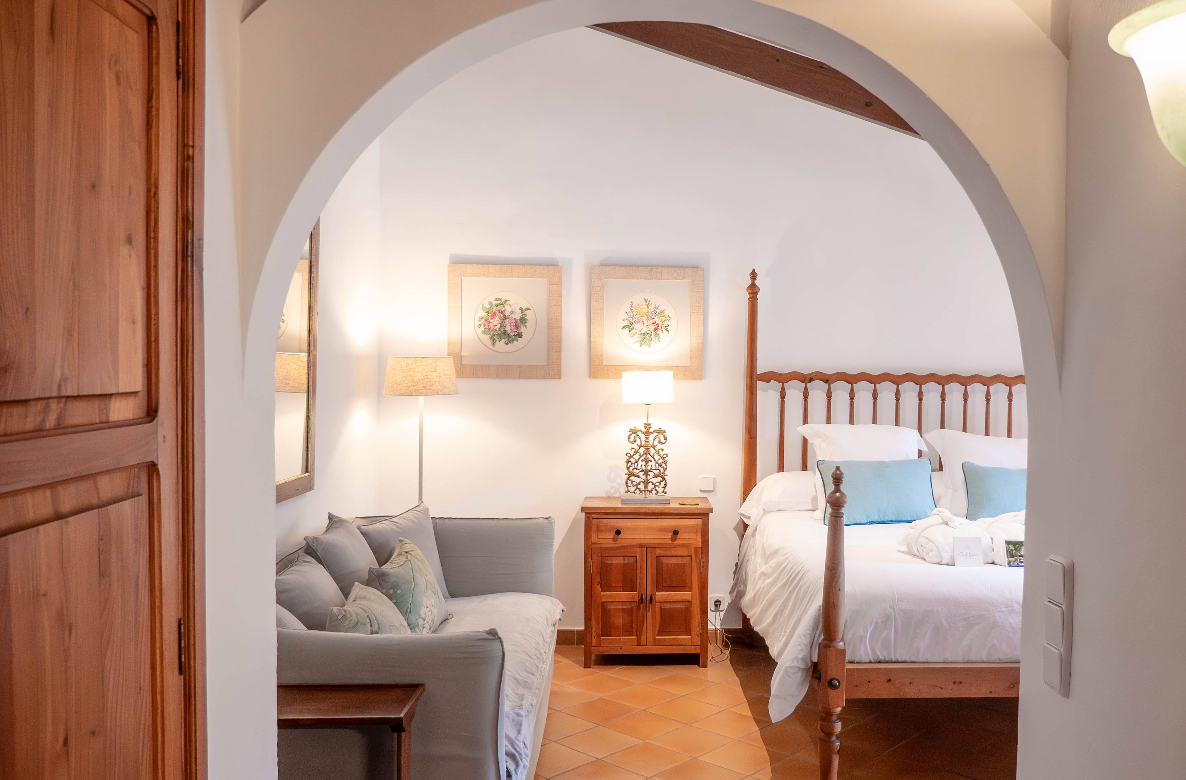 Finca ca'n quatre, Baleares
