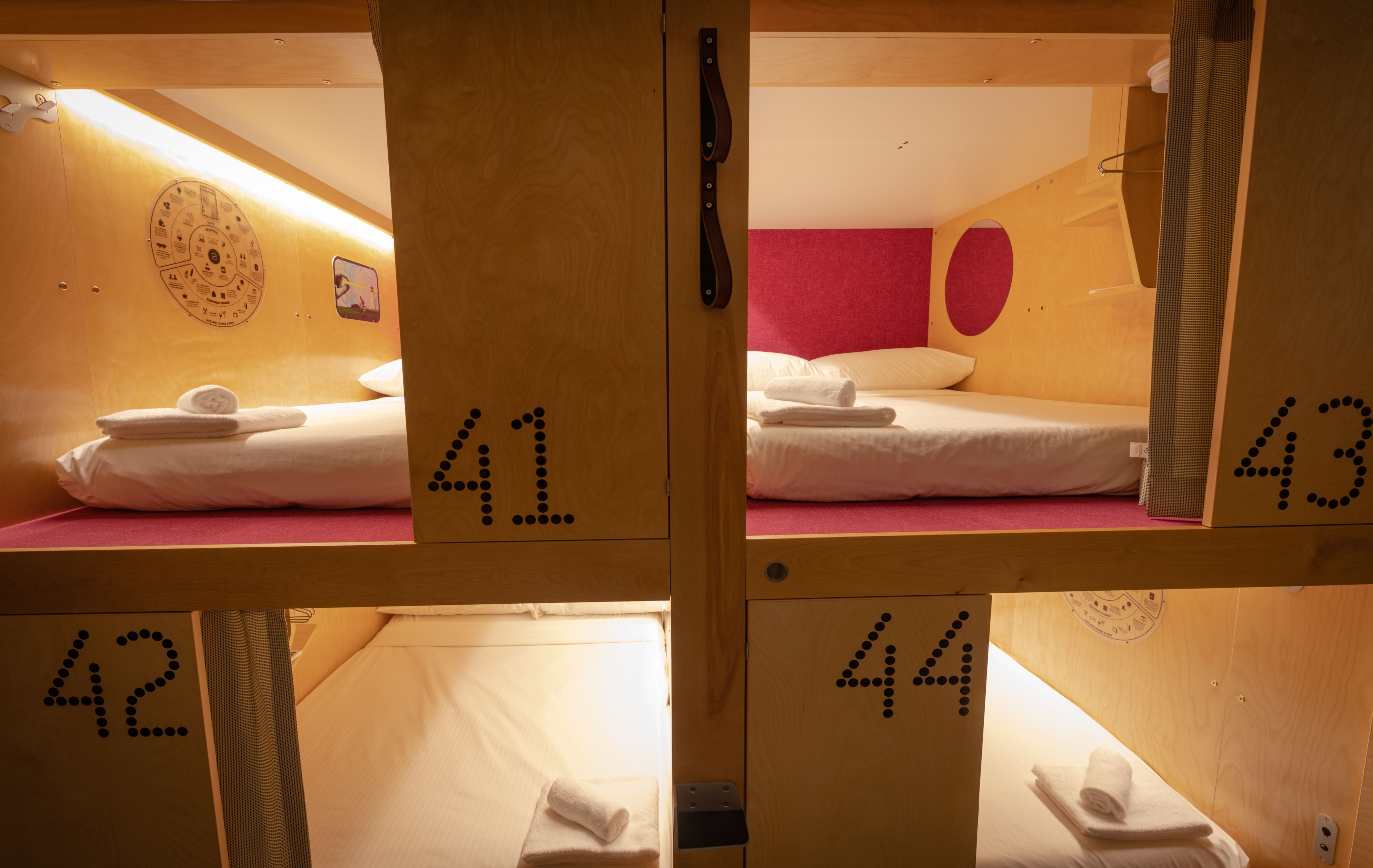 room detail thumbnail 1