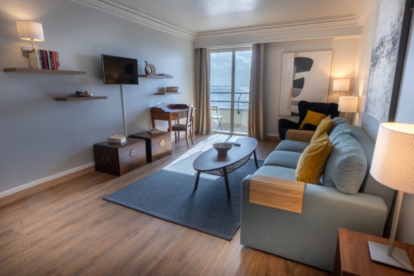 room detail thumbnail 1