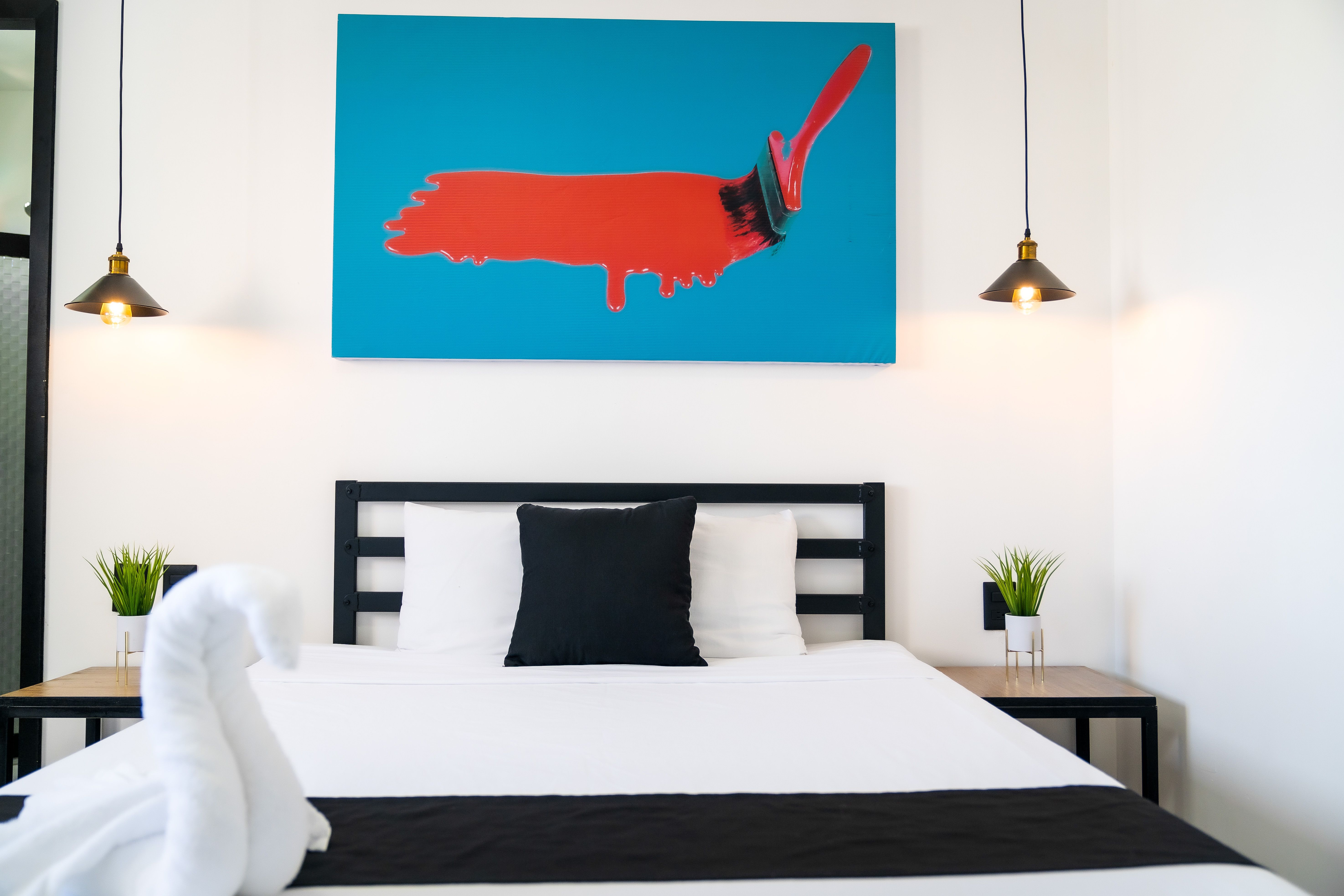 room detail thumbnail 2