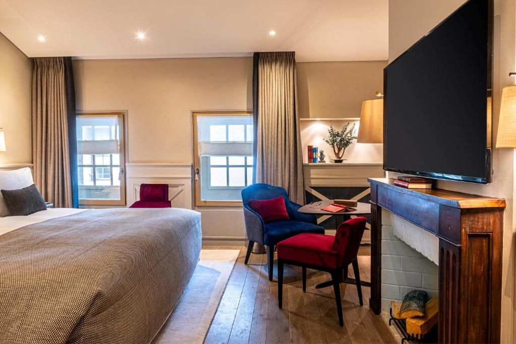 room detail thumbnail 1