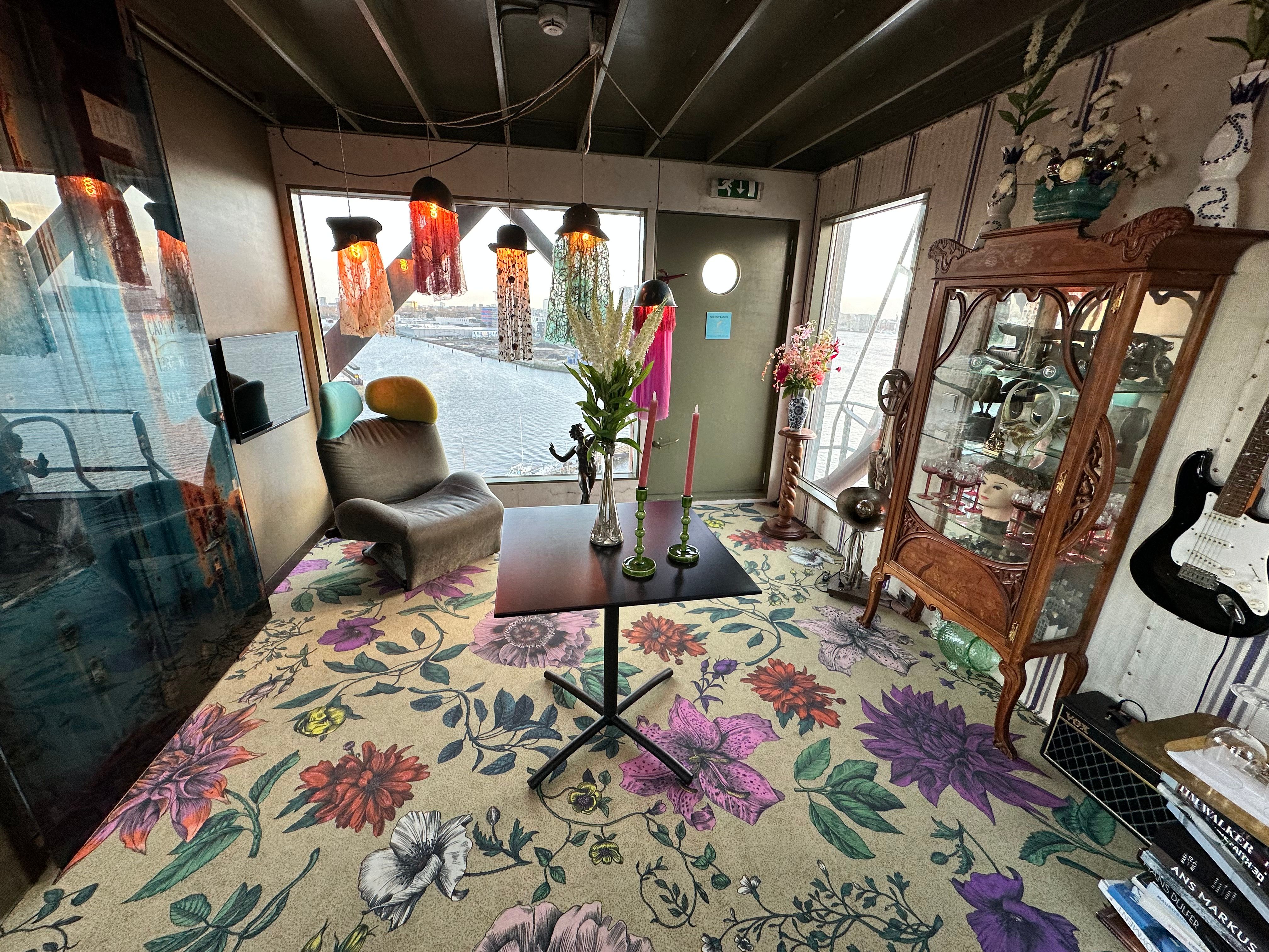 room detail thumbnail 2