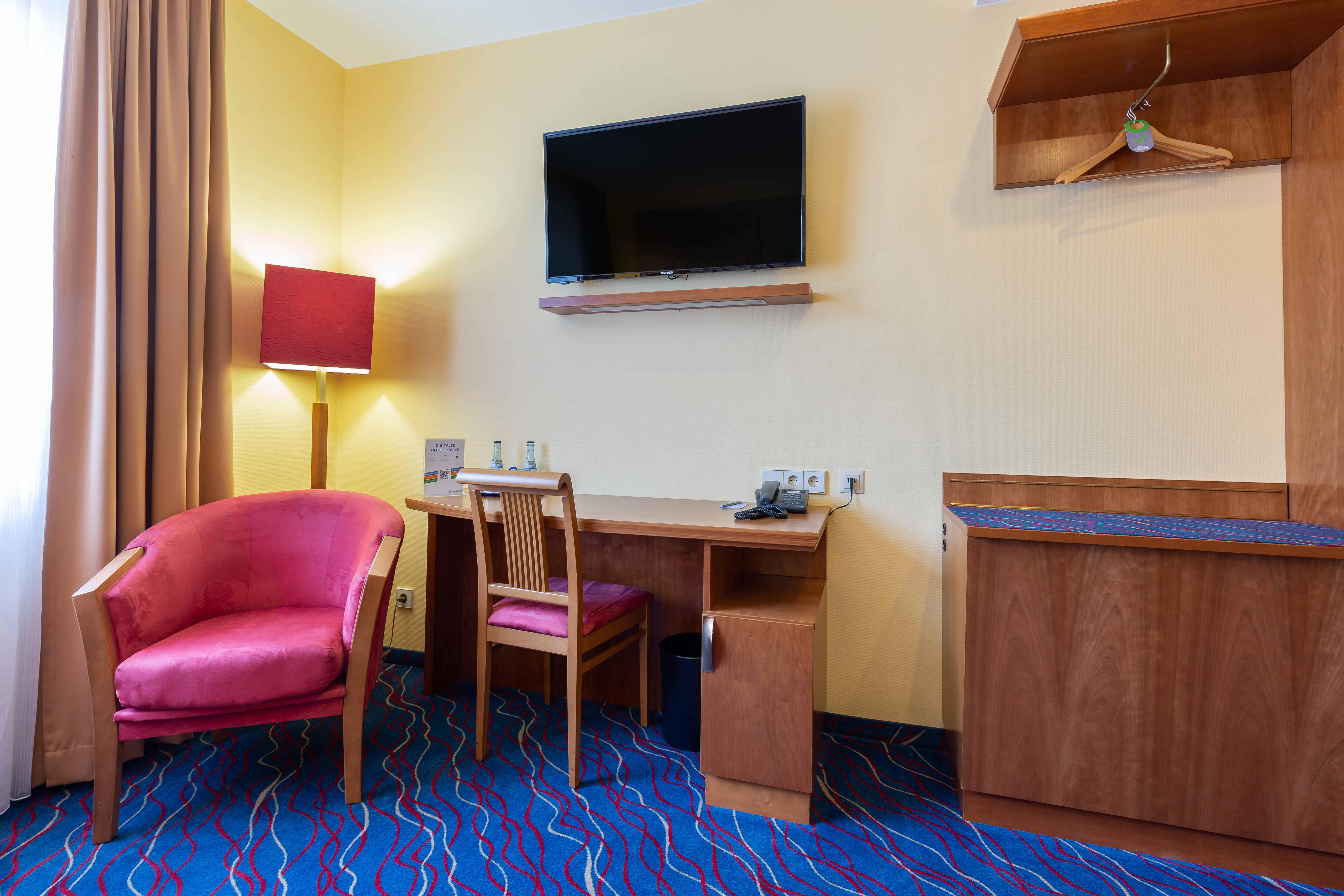 room detail thumbnail 1