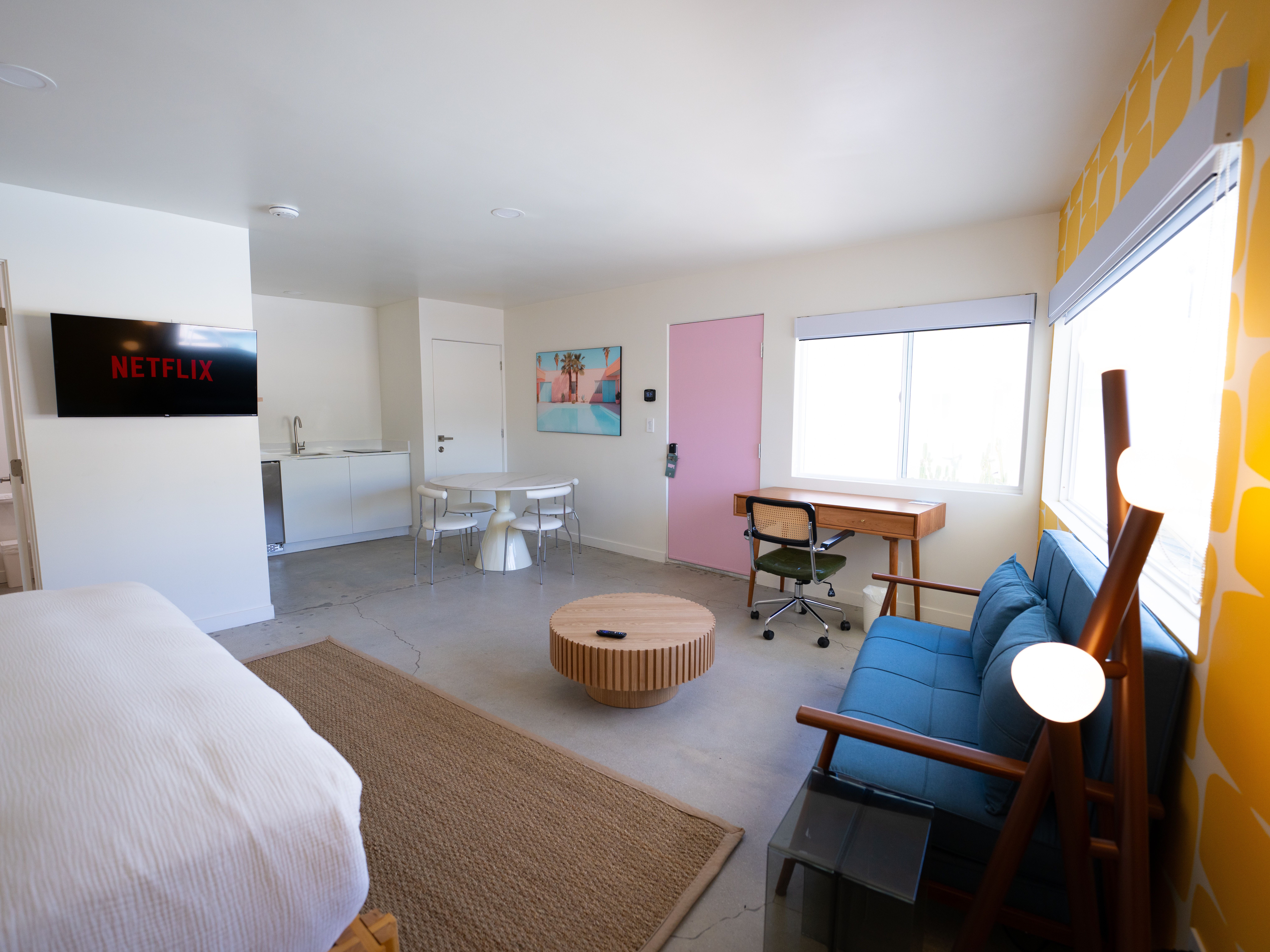 room detail thumbnail 2