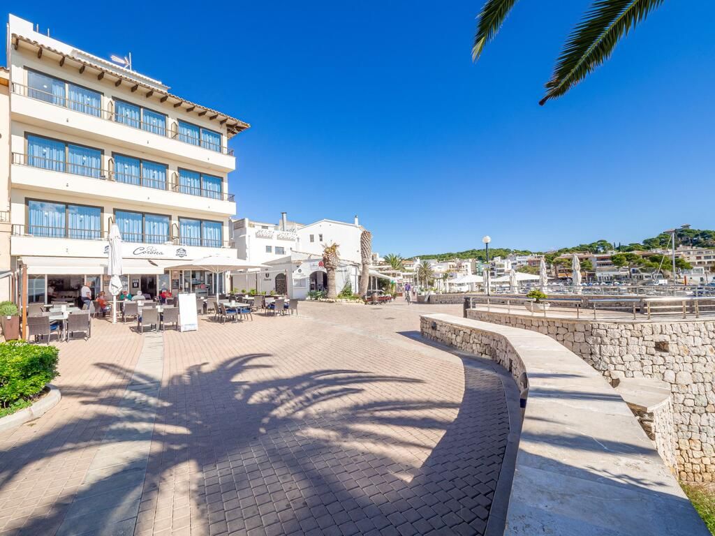 Hostal port corona , Cala Rajada