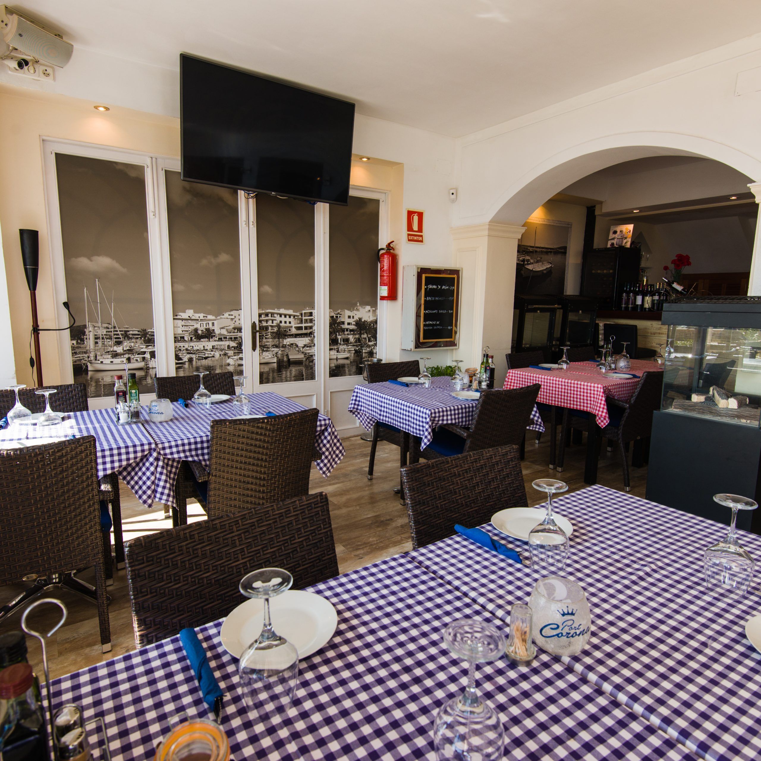 Hostal port corona