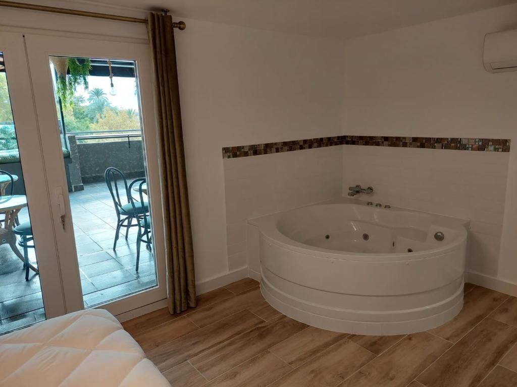 Hostal garden rous 