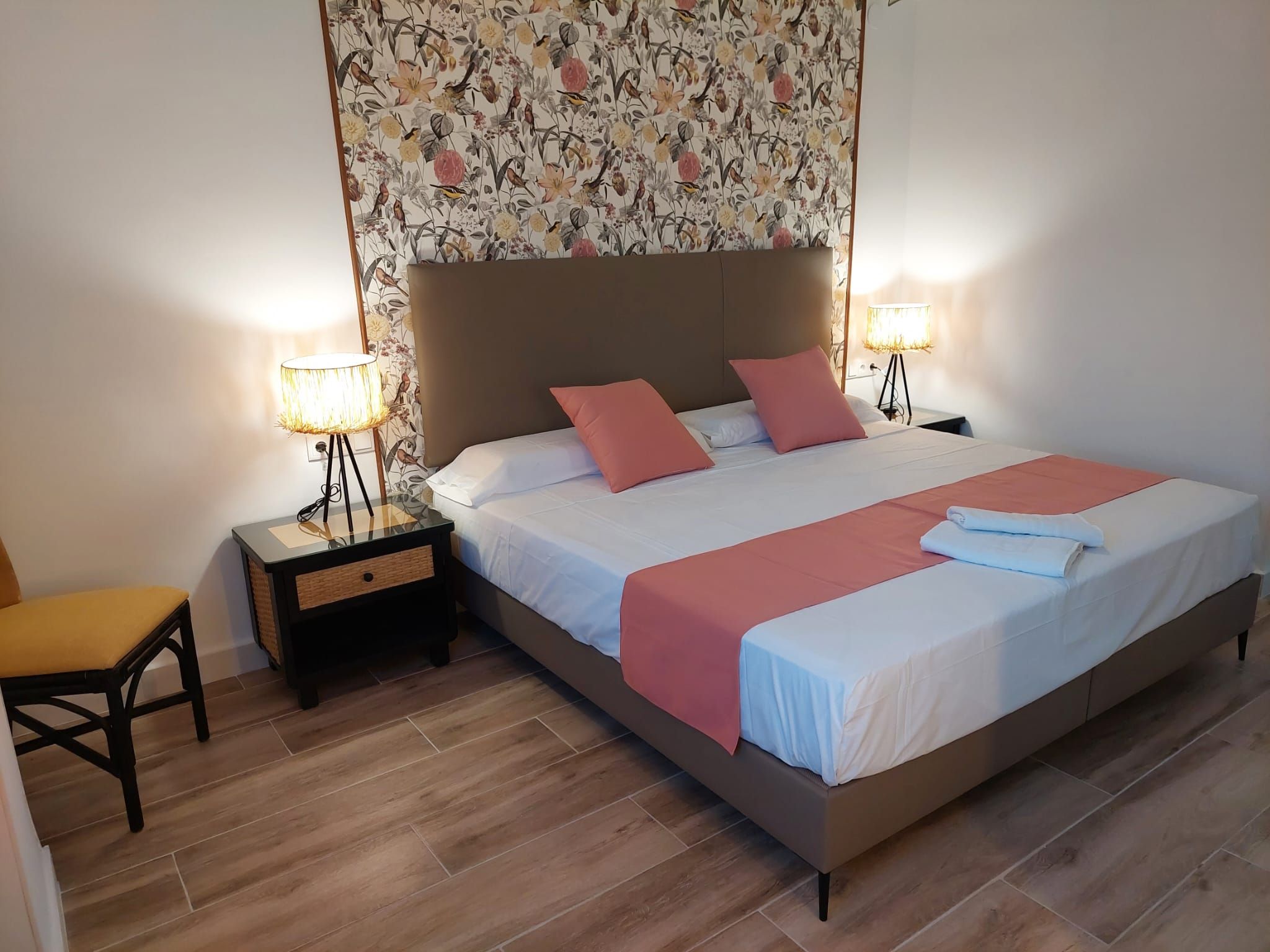 room detail thumbnail 0
