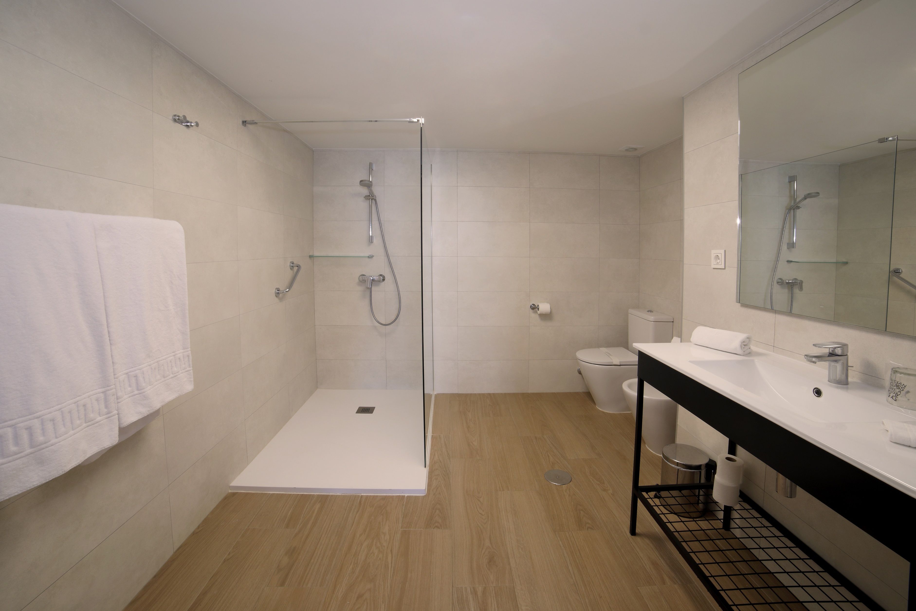 Hotel apartamentos pyr fuengirola, Fuengirola