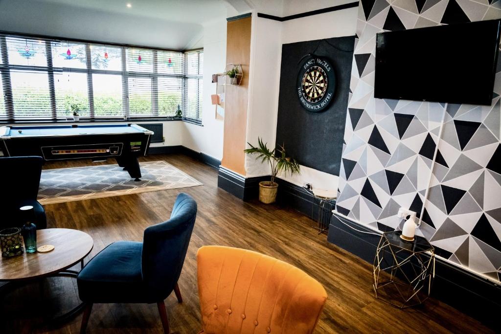room detail thumbnail 1