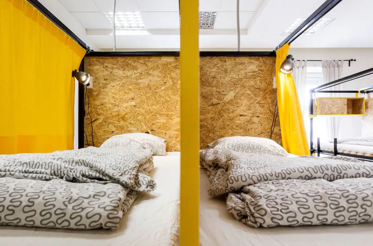 room detail thumbnail 2