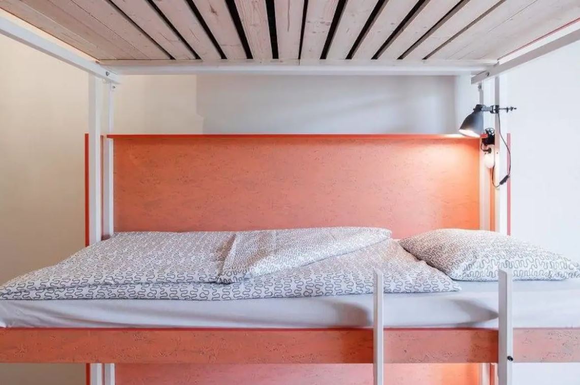 room detail thumbnail 2