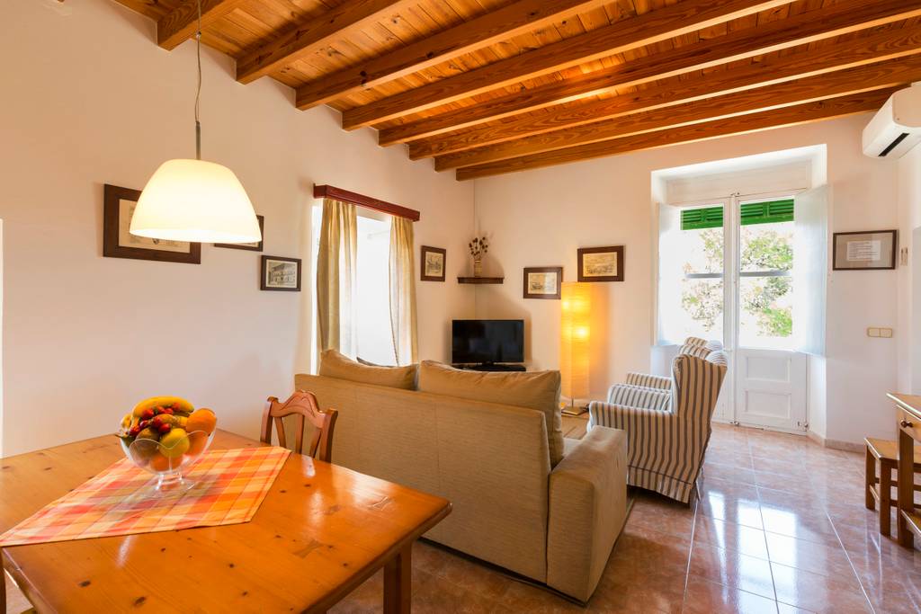 One-bedroom apartment with balcony