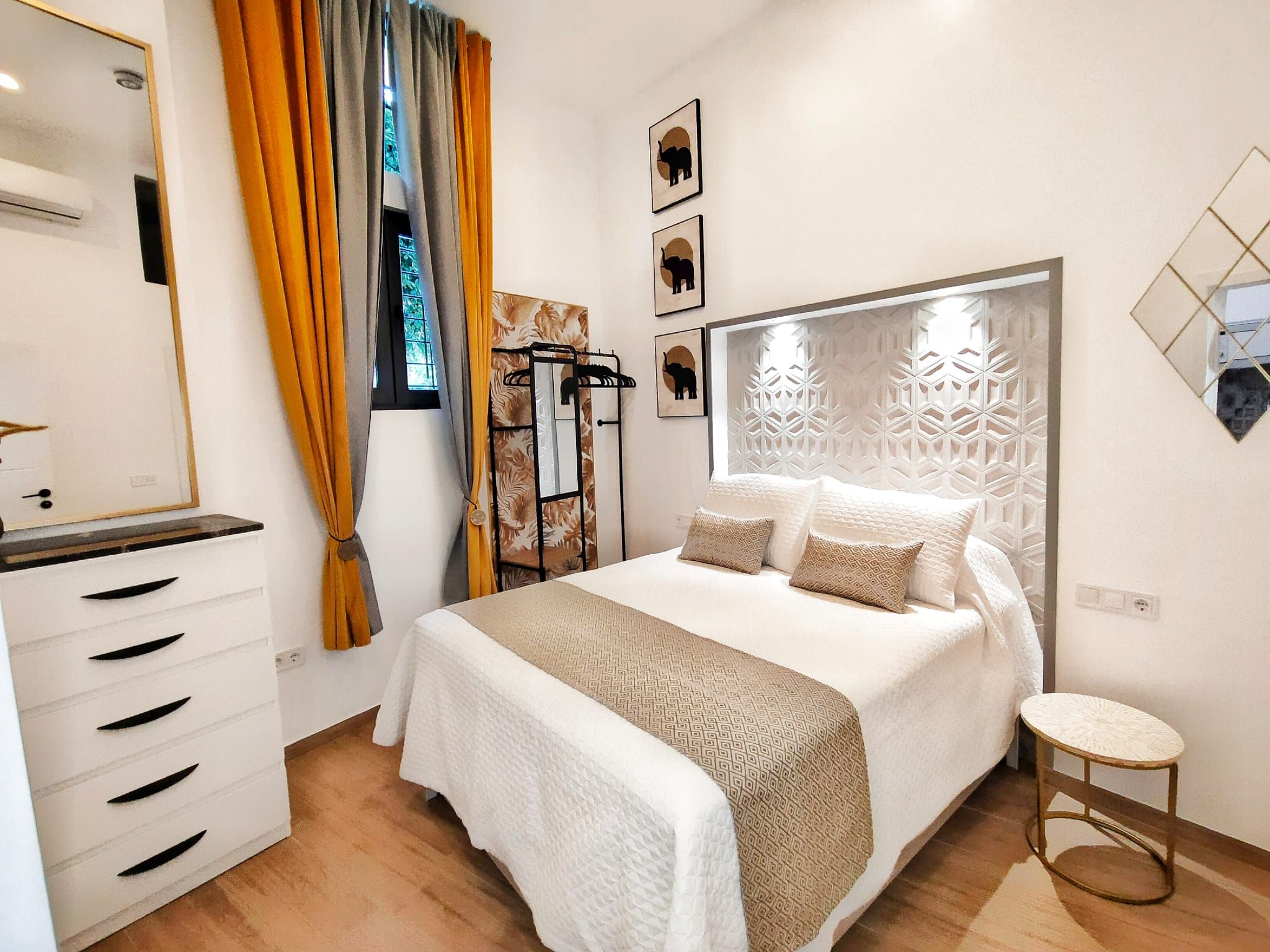 Buendía suites apartamentos, Torremolinos