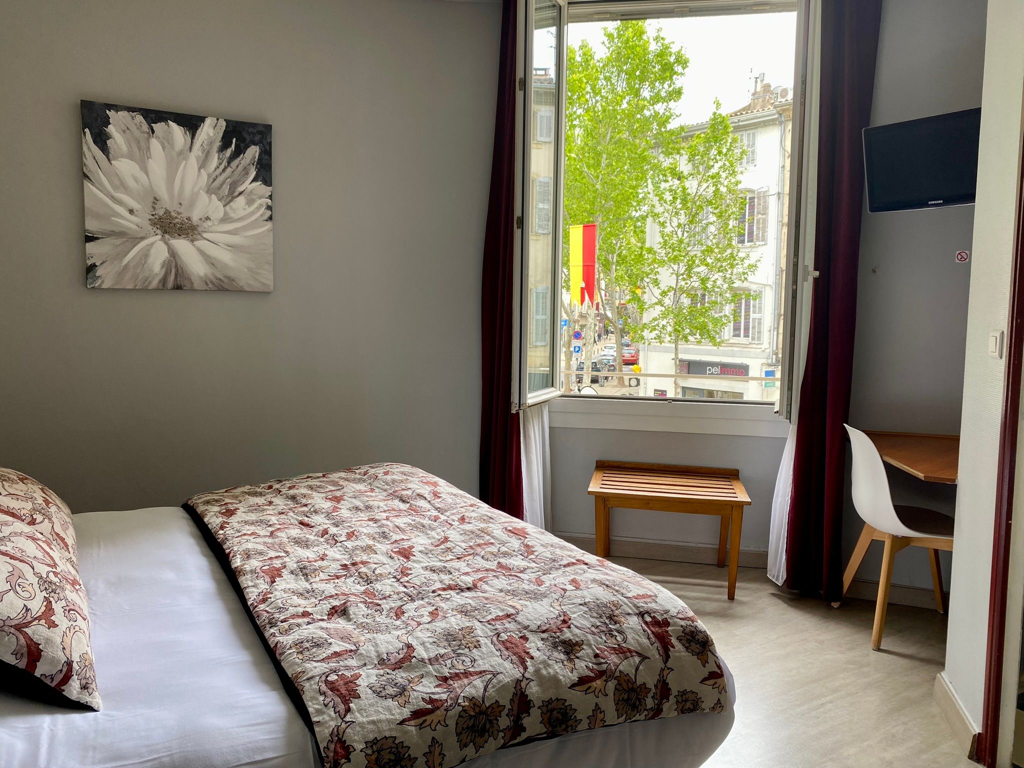 room detail thumbnail 0