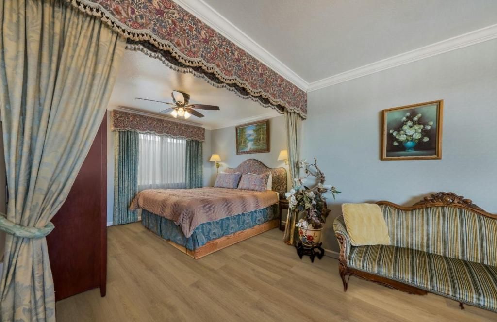 room detail thumbnail 0