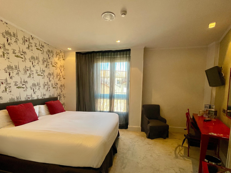 room detail thumbnail 1