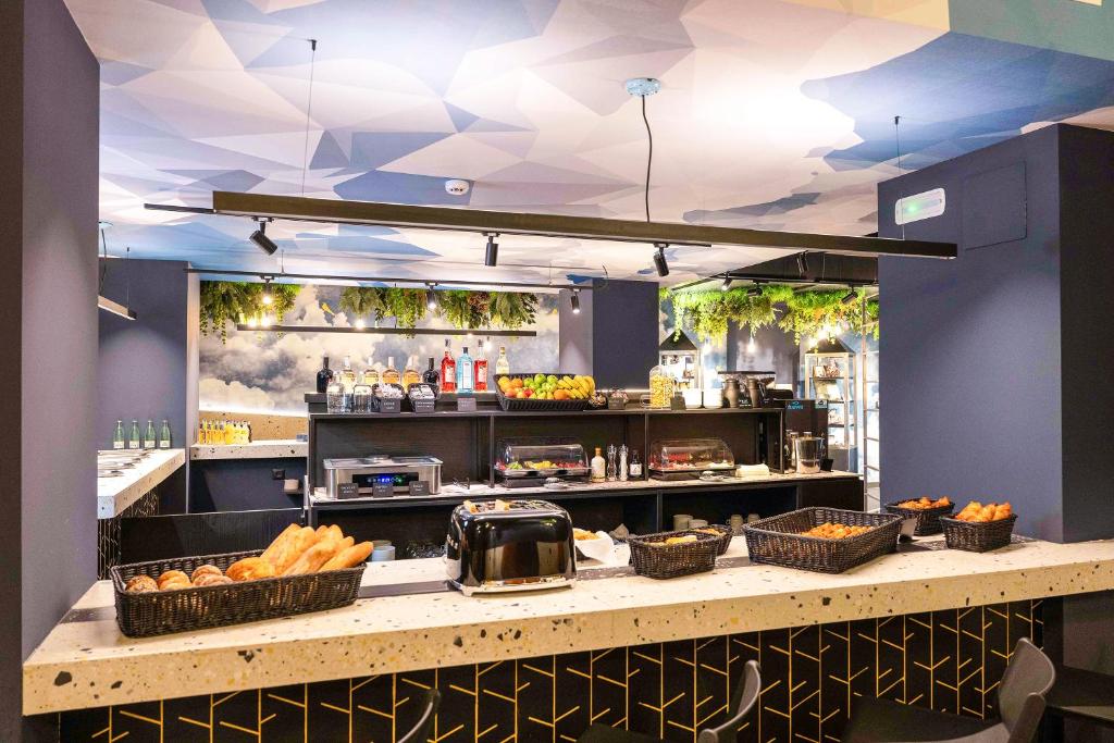 Hotel pathos by mimood aparthotels 