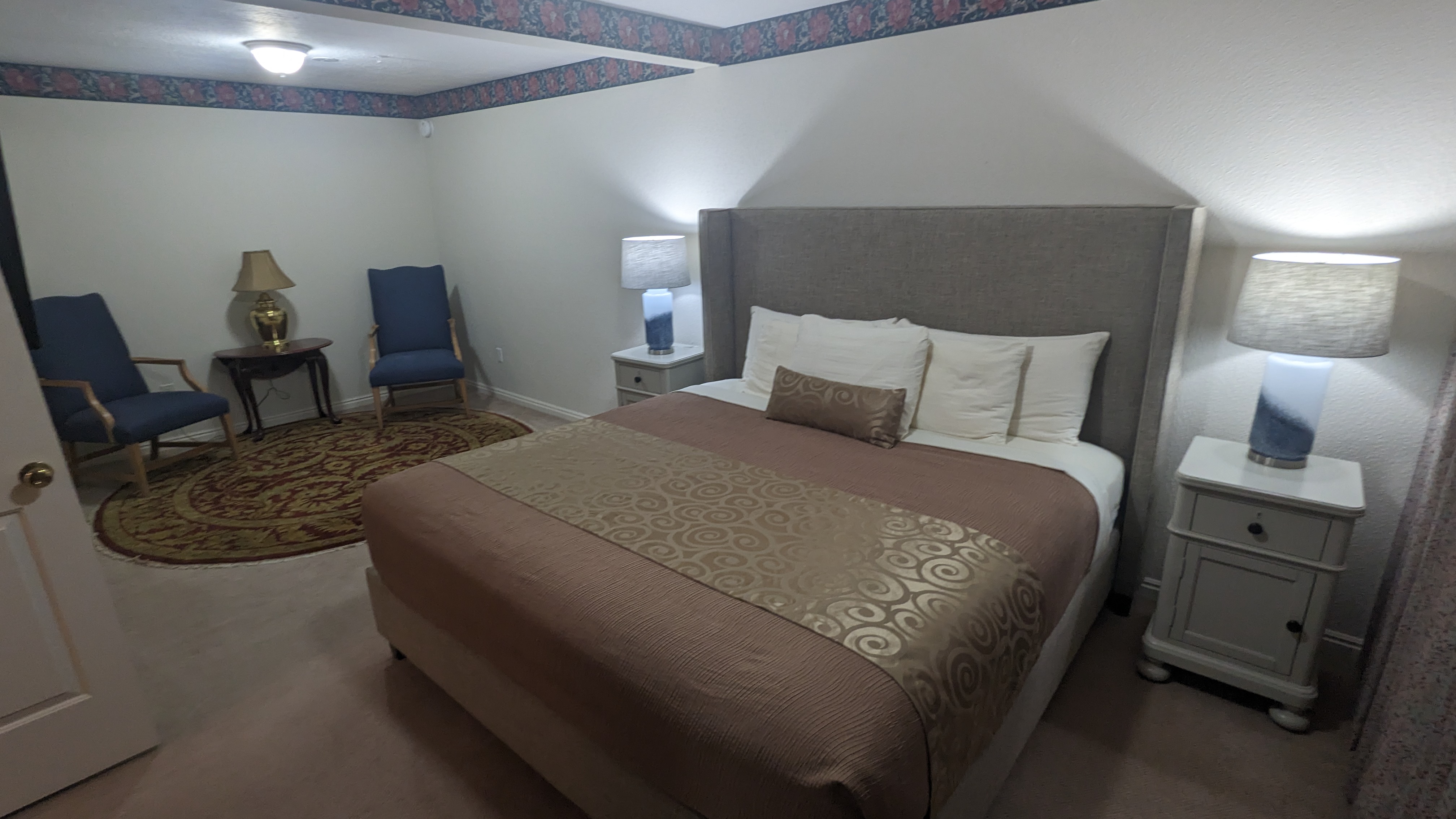room detail thumbnail 0