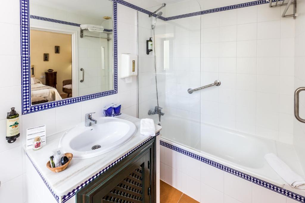 Superior double room with lake view