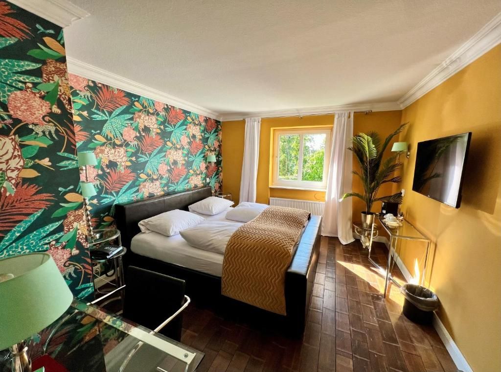 room detail thumbnail 0
