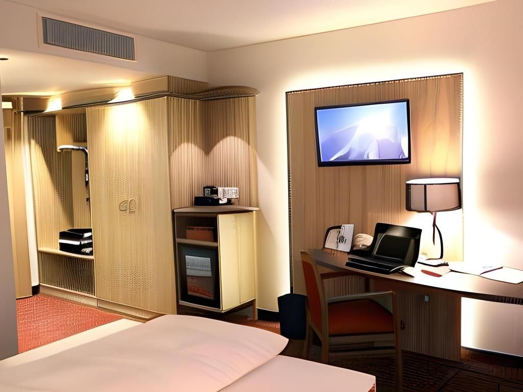room detail thumbnail 1
