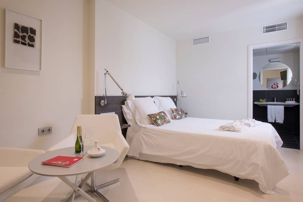 Deluxe double or twin room