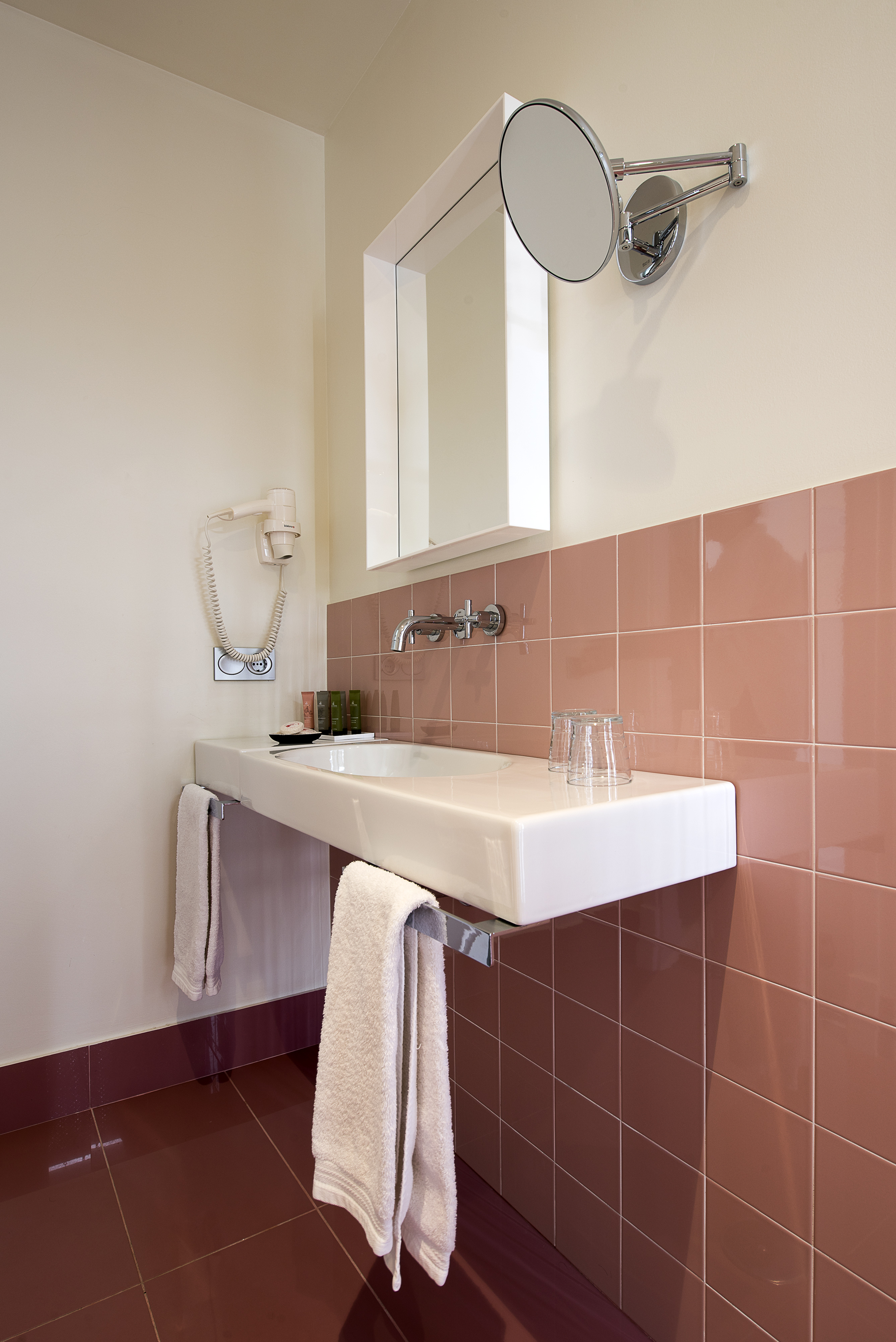 Deluxe double or twin room