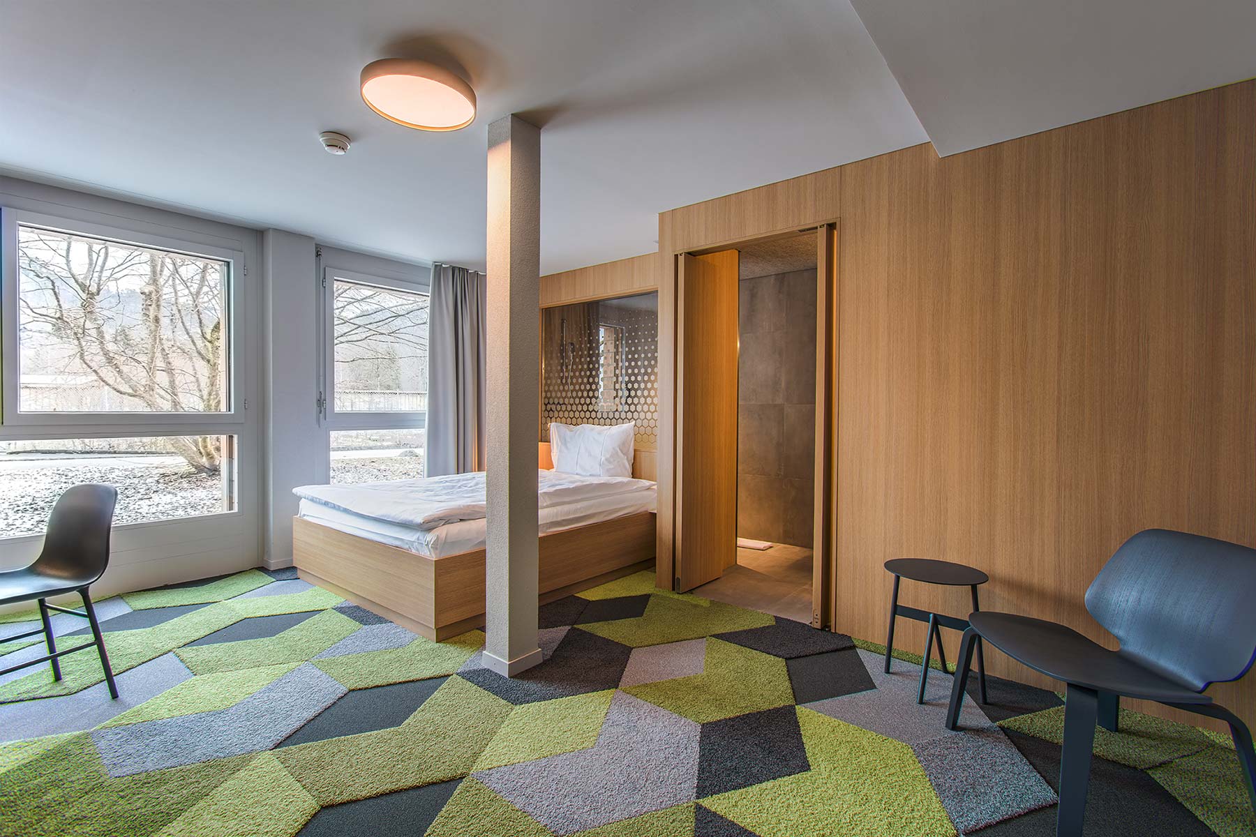 room detail thumbnail 2