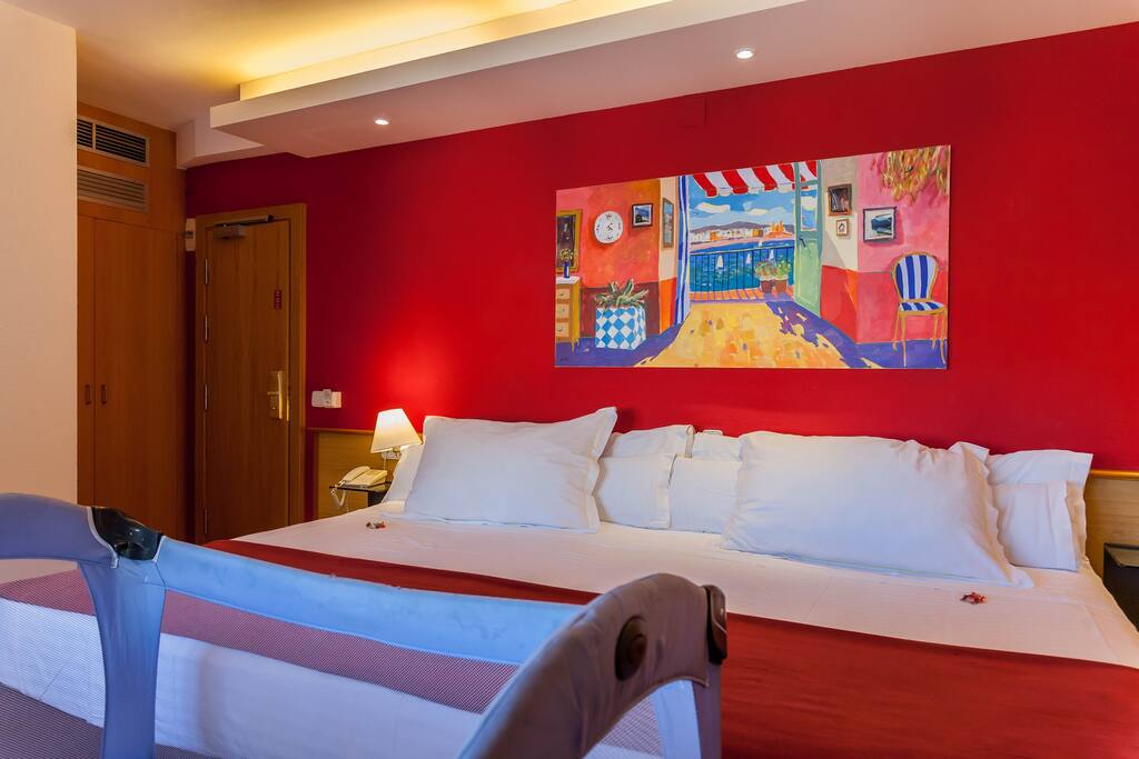 room detail thumbnail 2