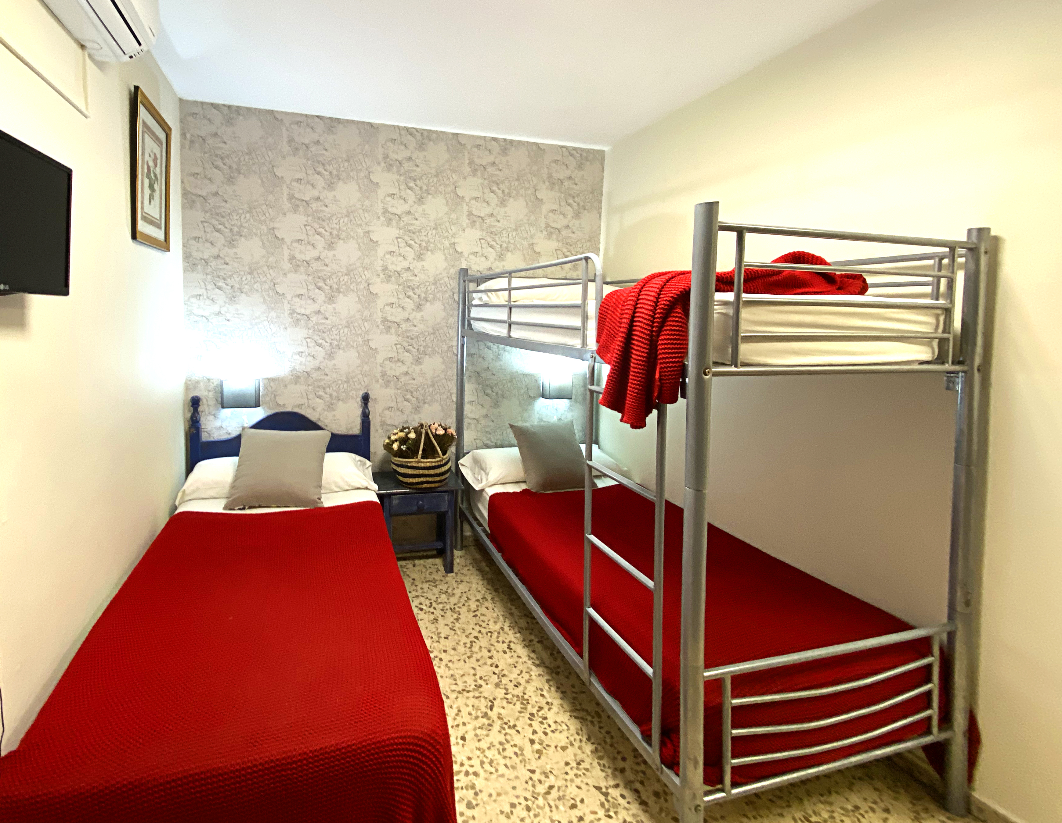 Hostal azahara nerja , Nerja