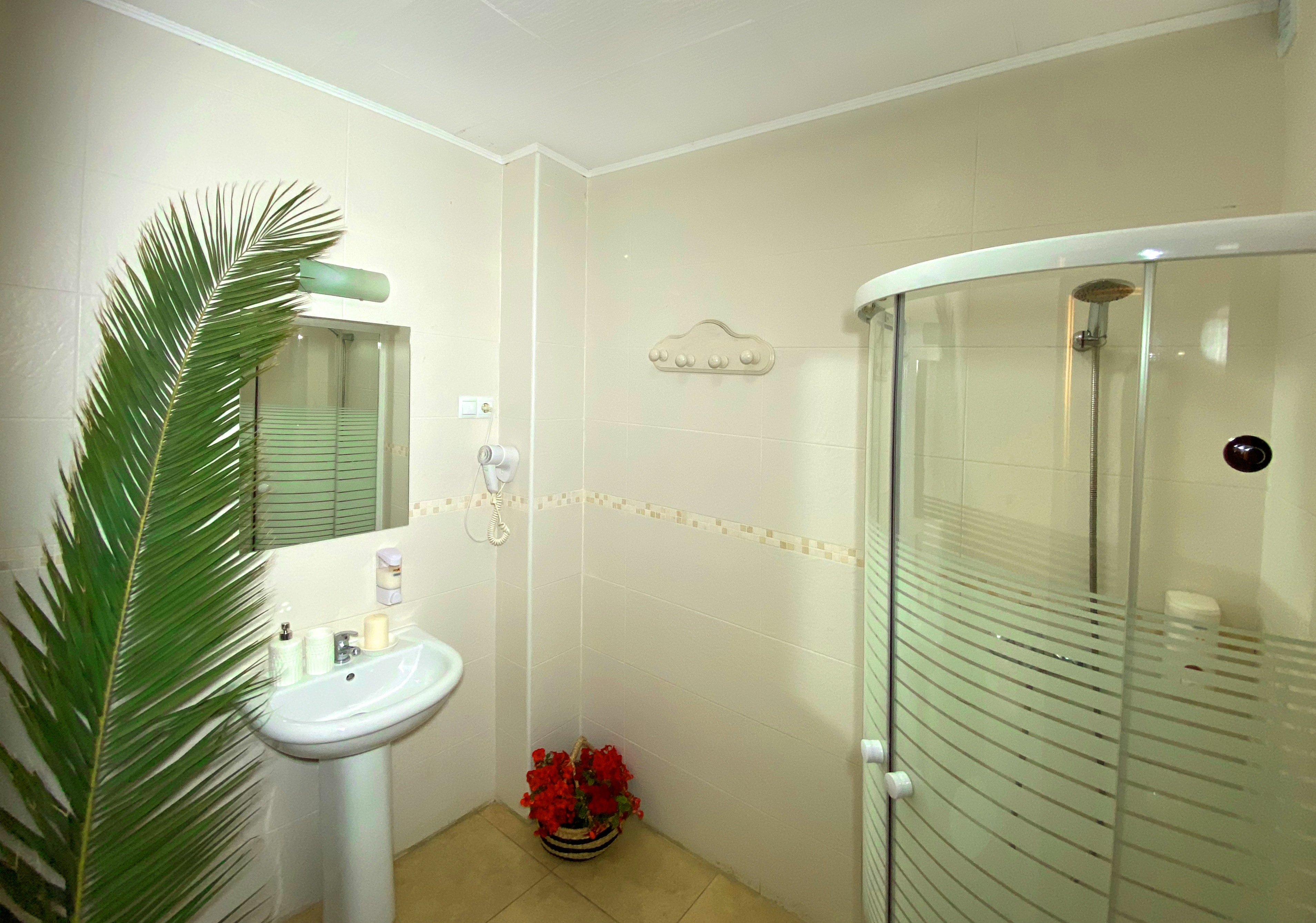 Hostal azahara nerja , Nerja