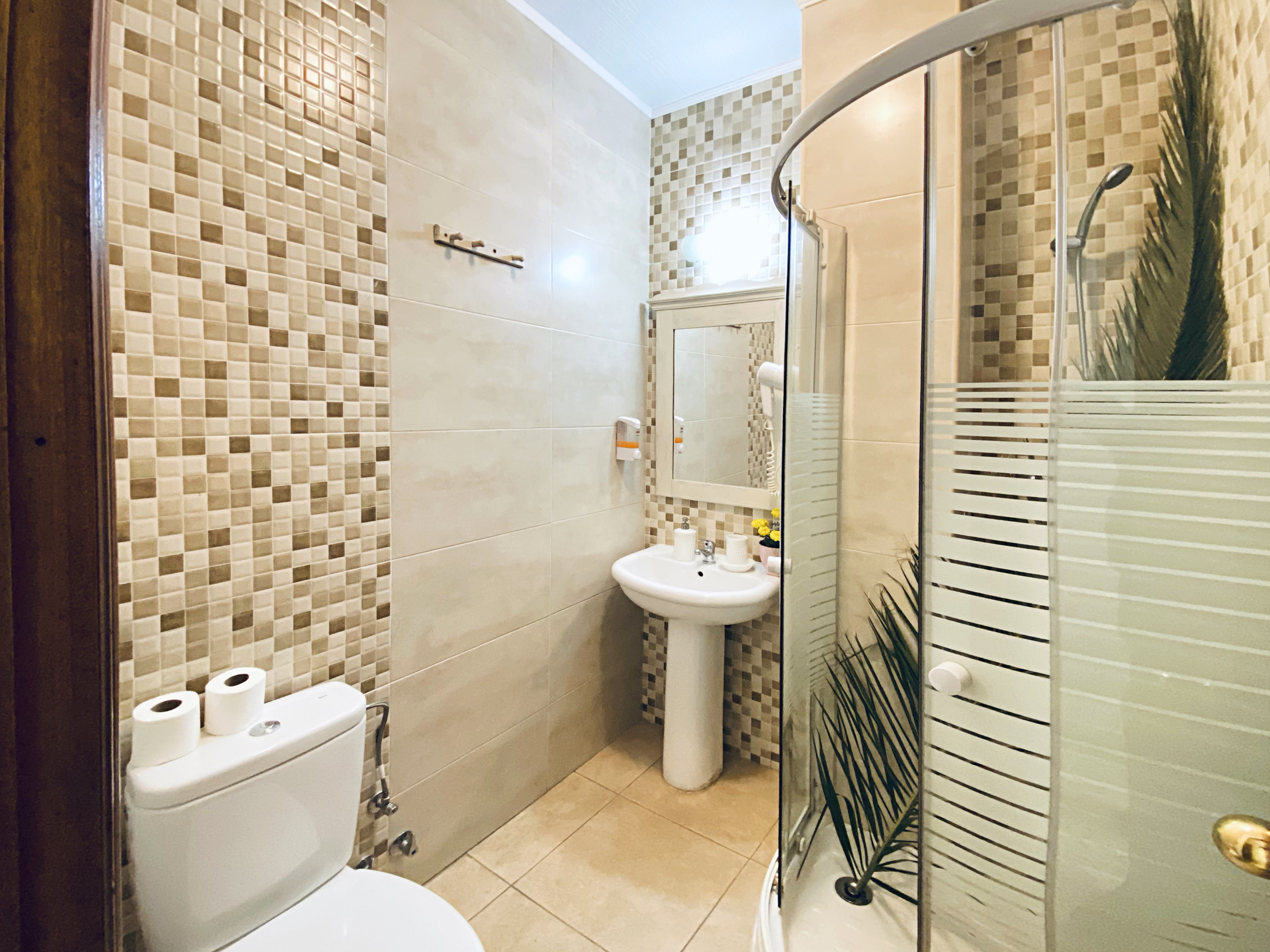 Hostal azahara nerja , Nerja
