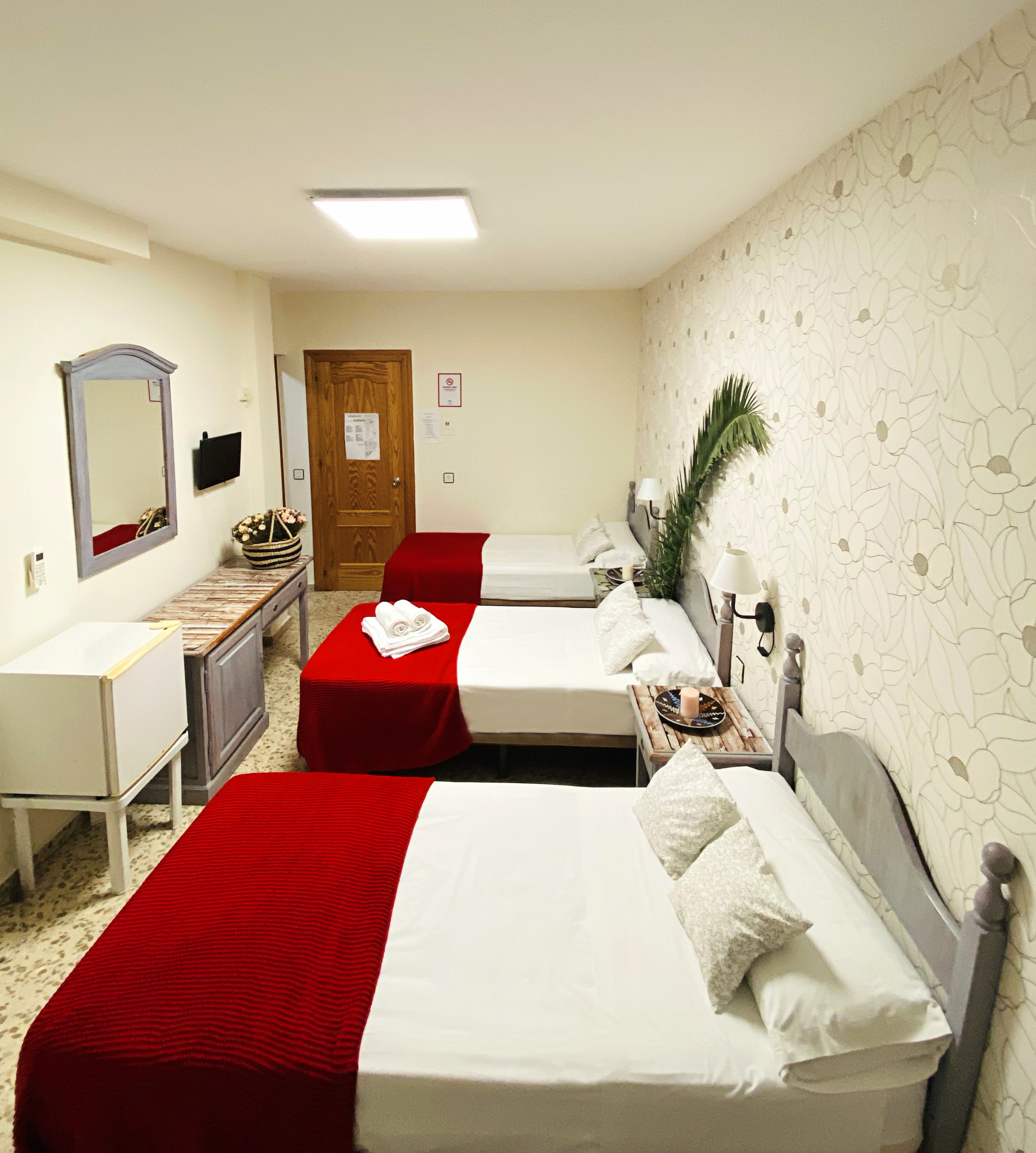 Hostal azahara nerja , Nerja