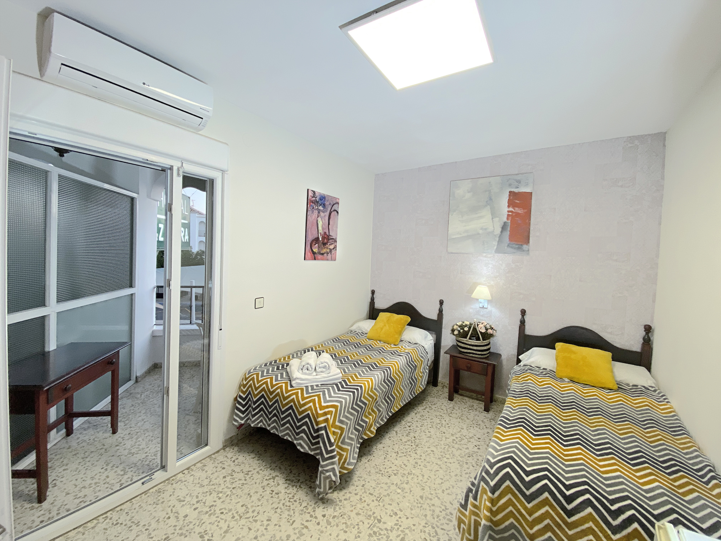 Hostal azahara nerja , Nerja