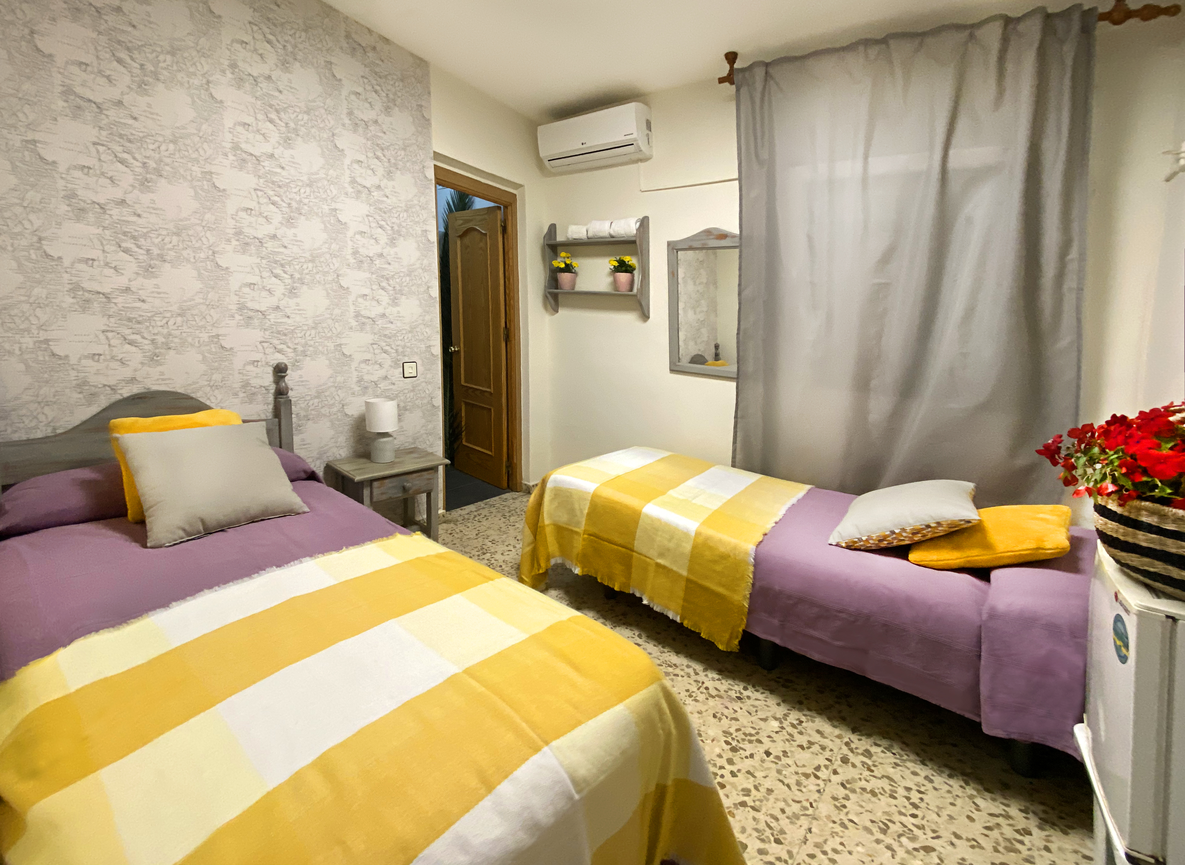 Hostal azahara nerja , Nerja