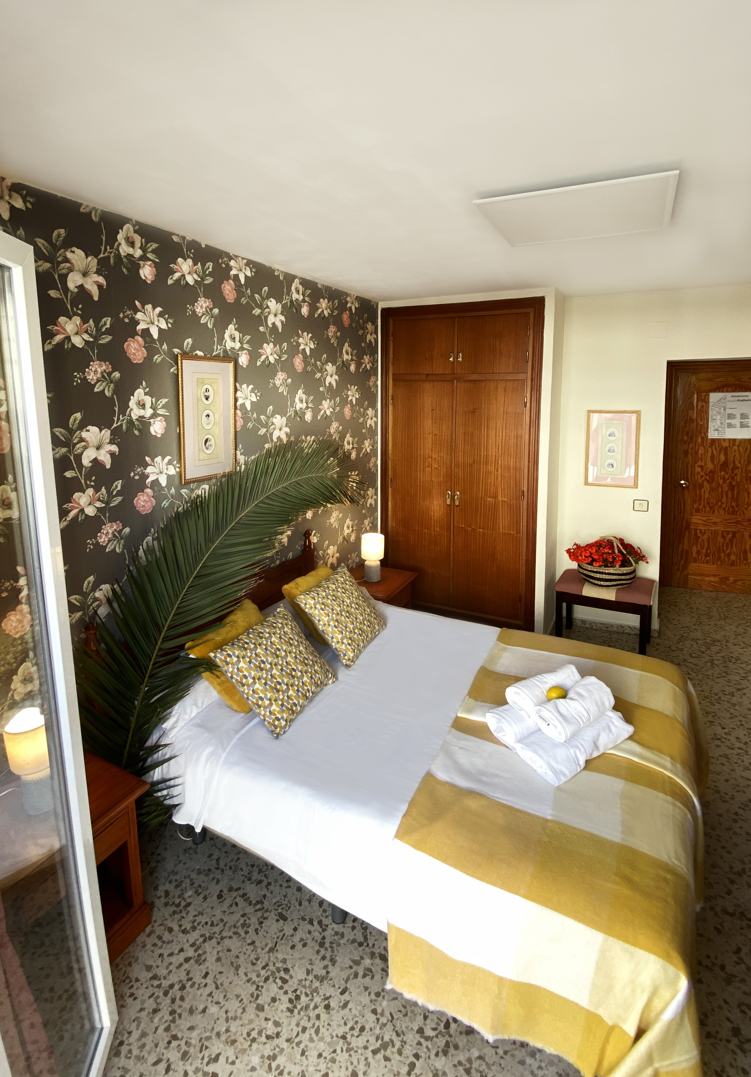 Hostal azahara nerja 