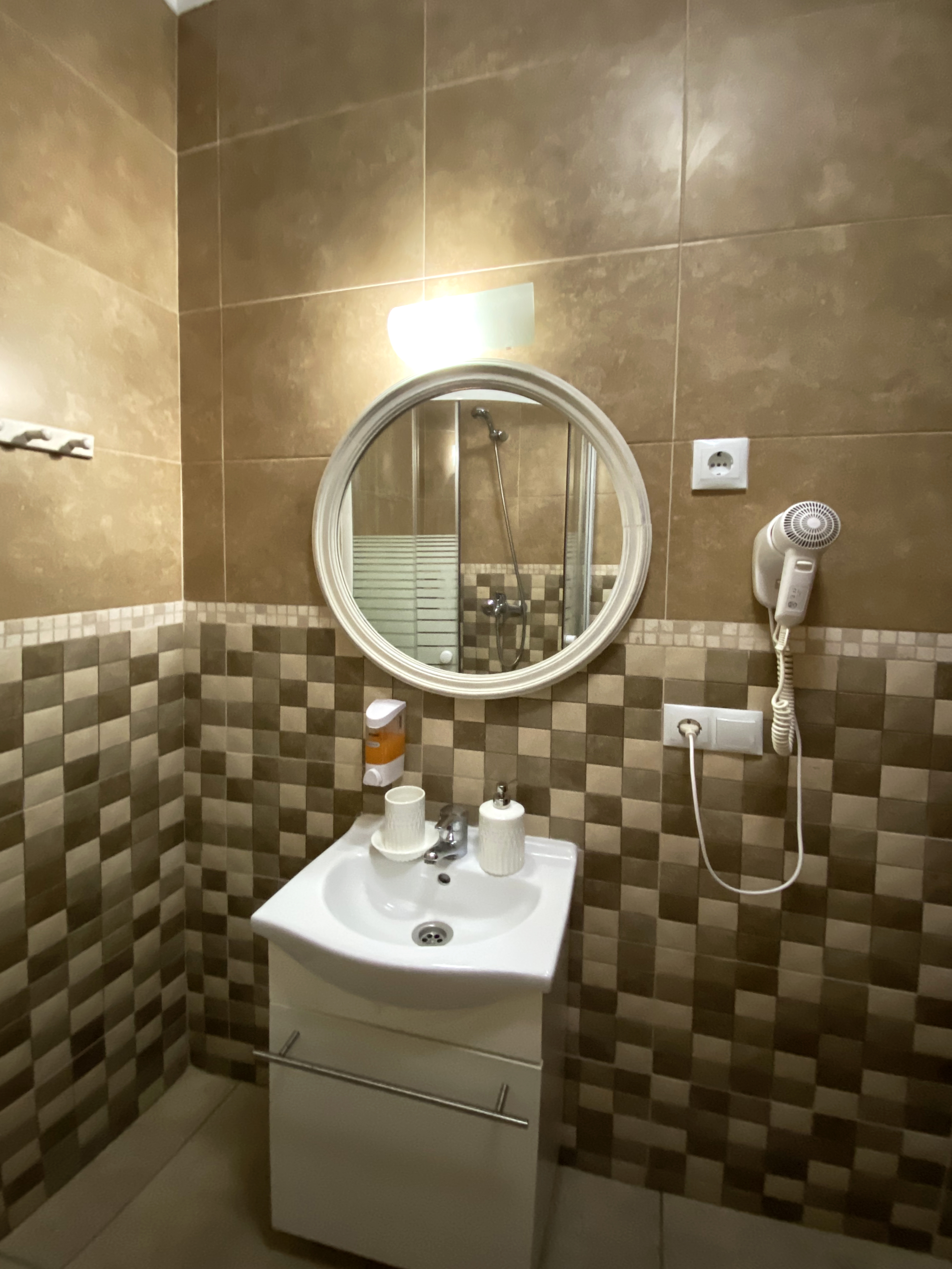 Hostal azahara nerja , Nerja