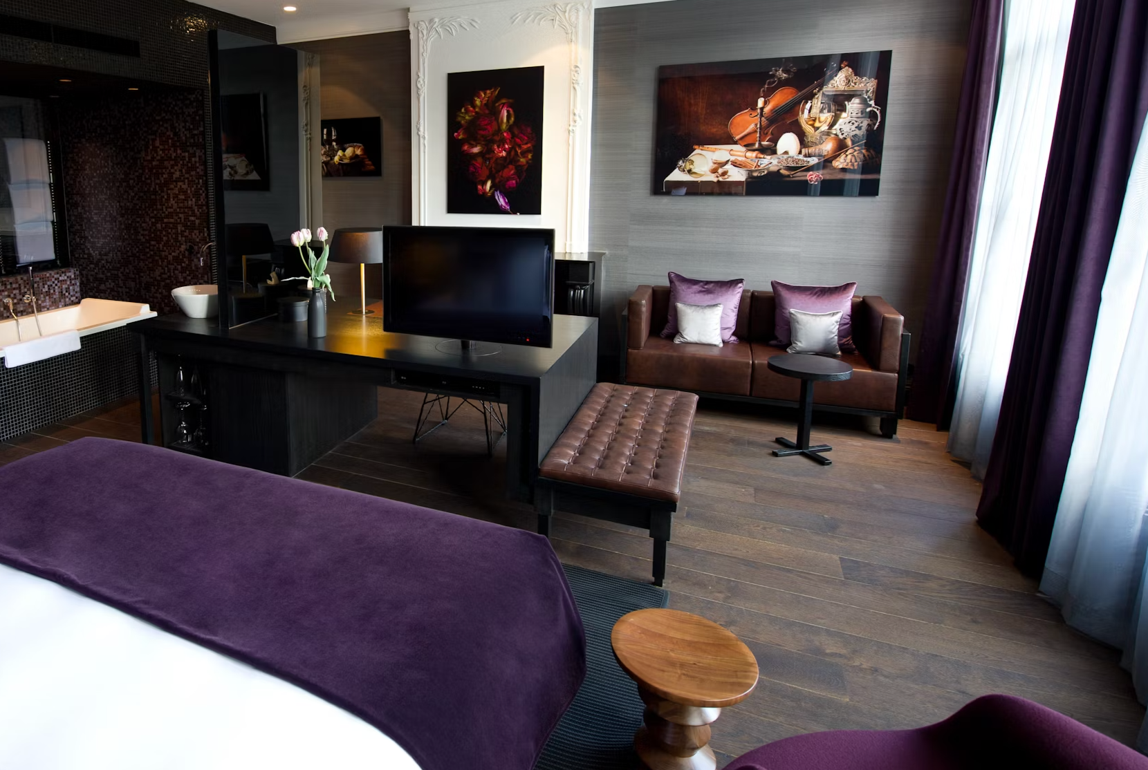 room detail thumbnail 2