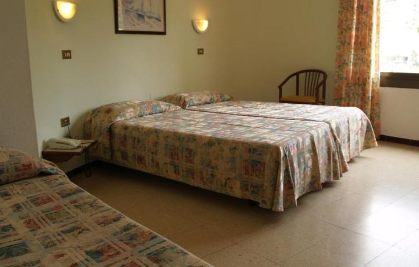 room detail thumbnail 1