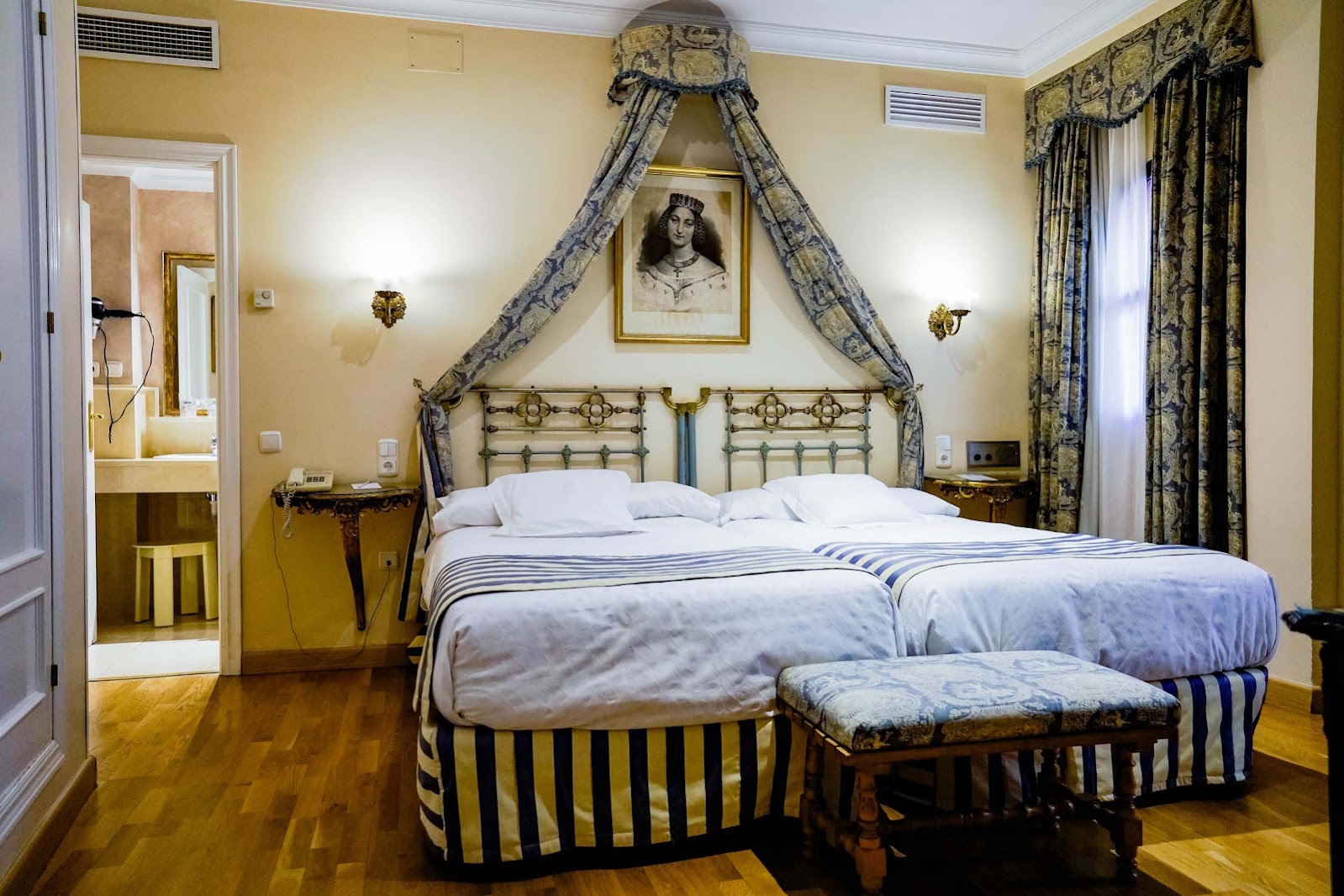 Superior-doppel- oder -zweibettzimmer