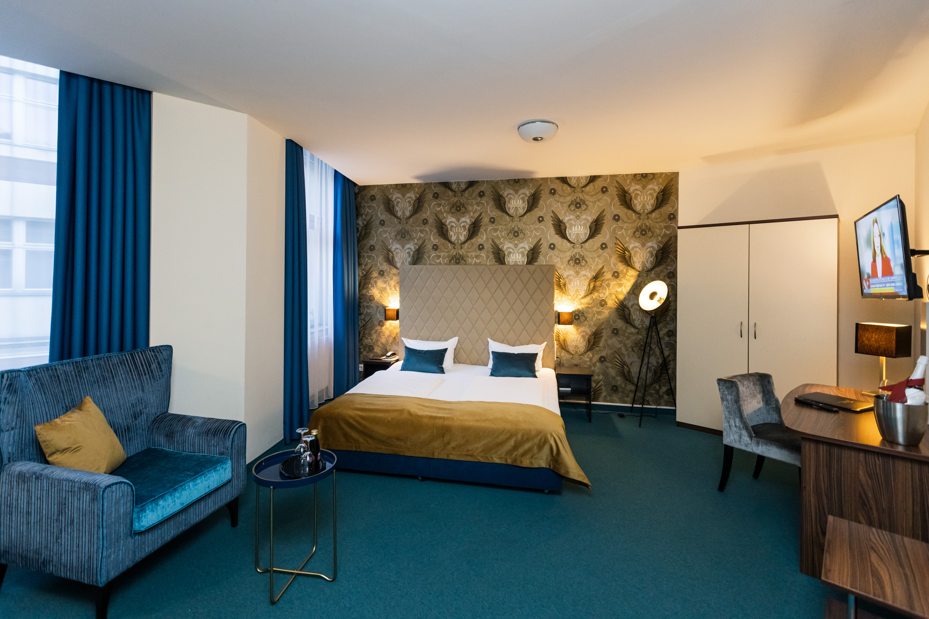 room detail thumbnail 2