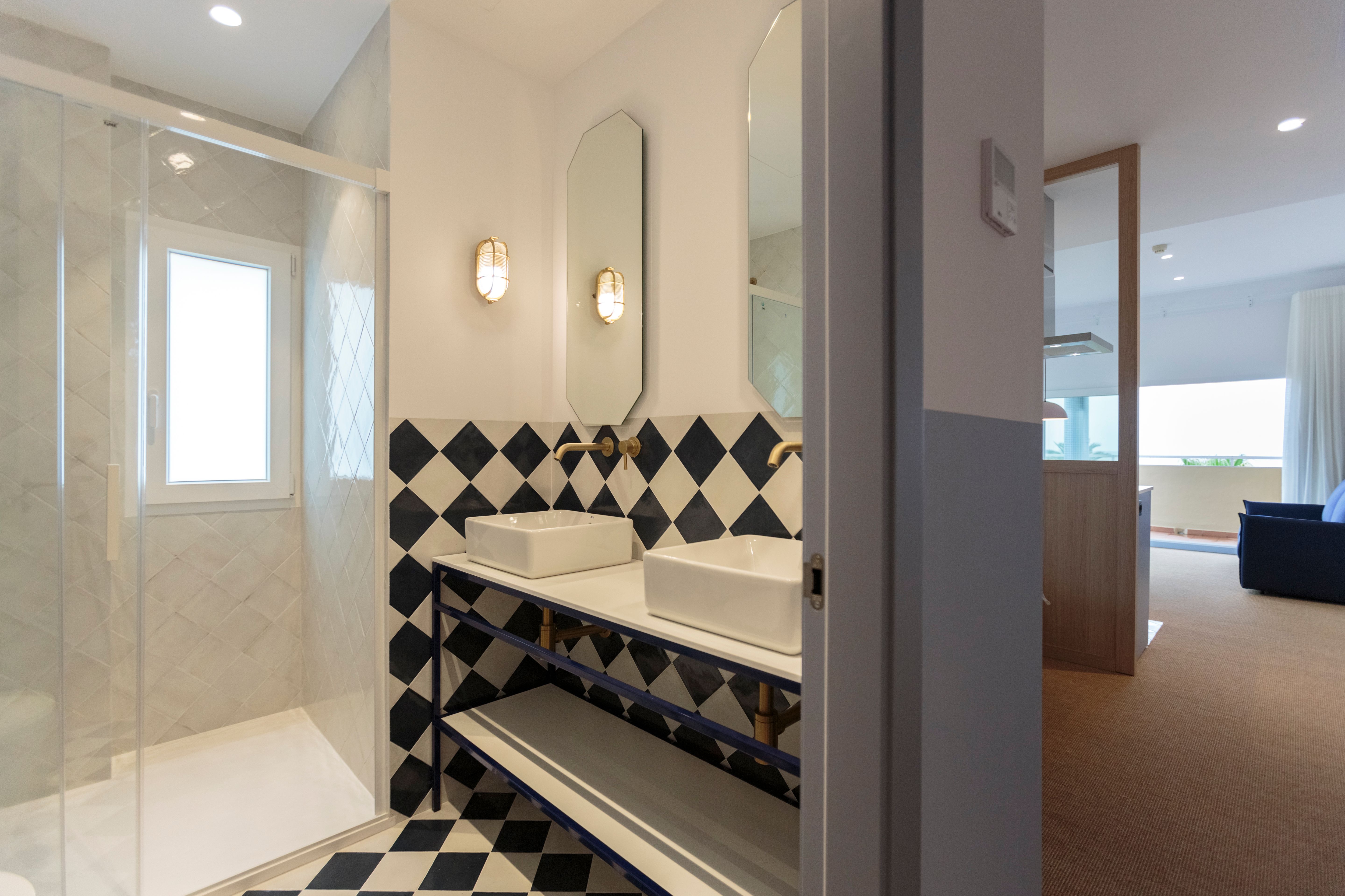 Deluxe suite with sea view