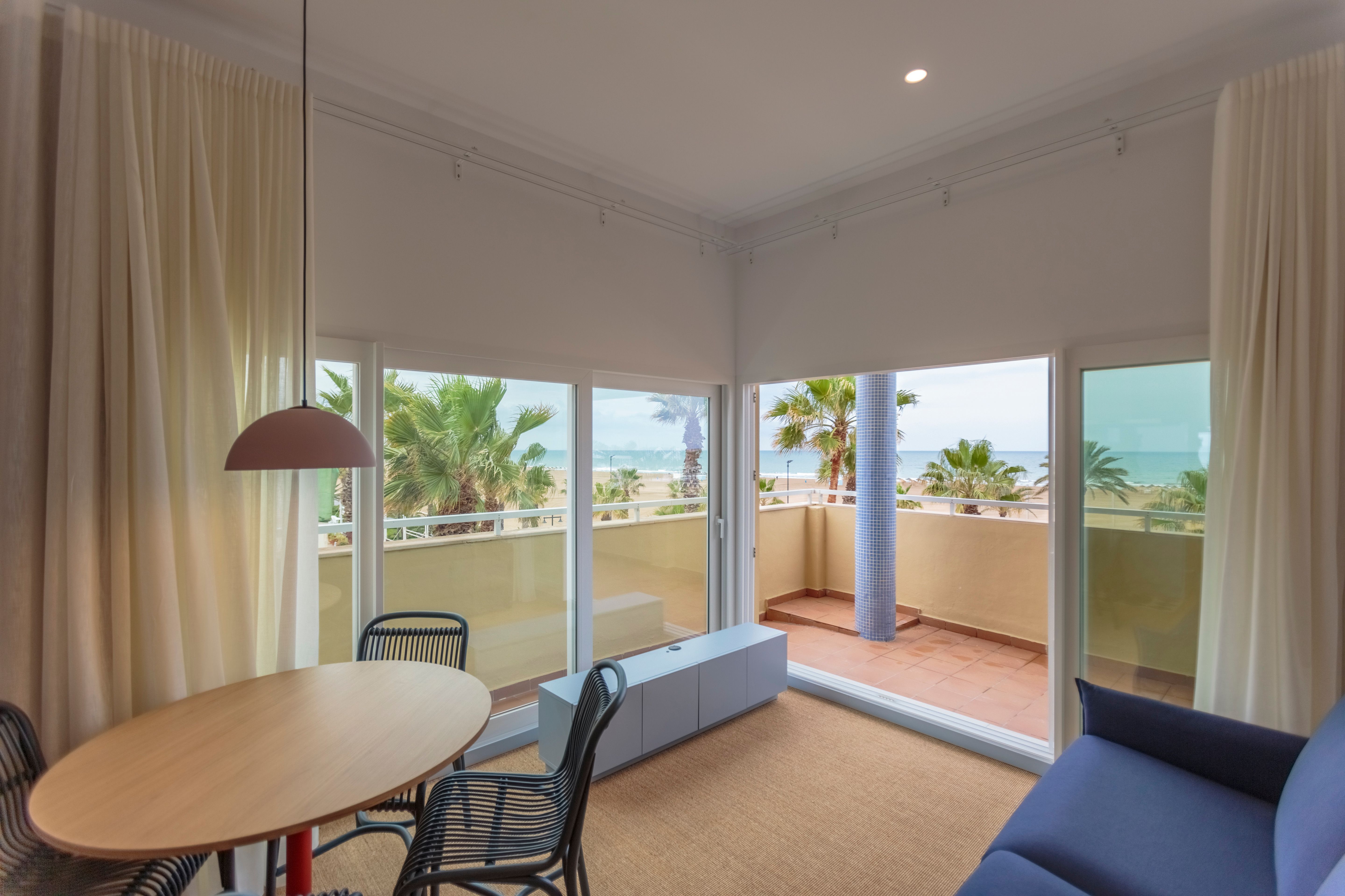 Deluxe suite with sea view
