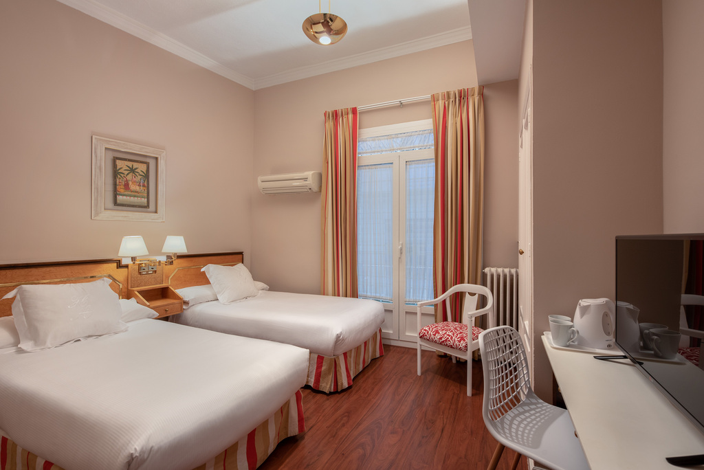 Hotel anacapri, Granada