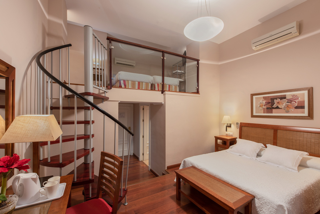 Hotel anacapri, Granada