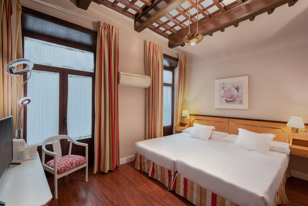 Hotel anacapri, Granada