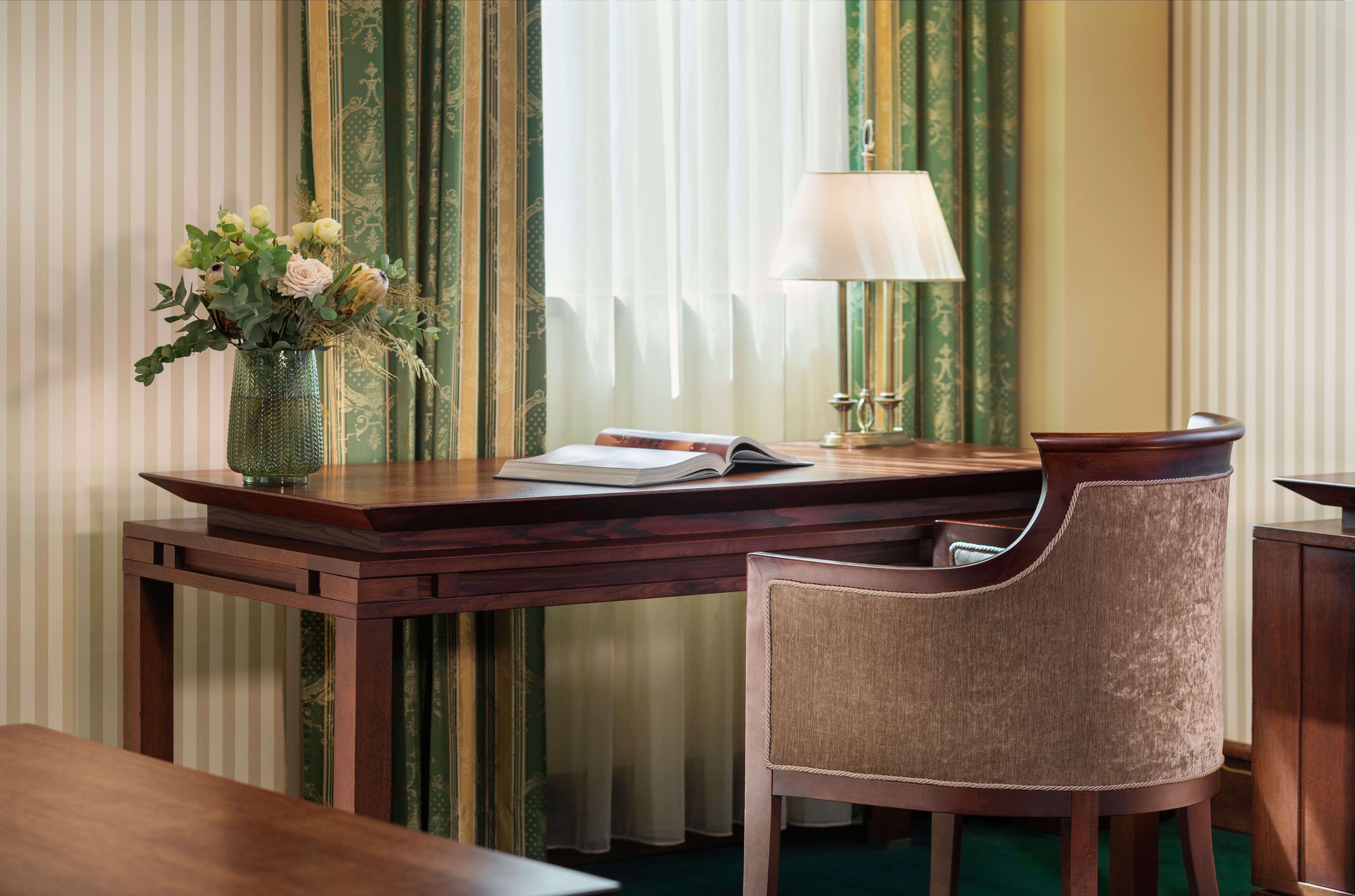 room detail thumbnail 1