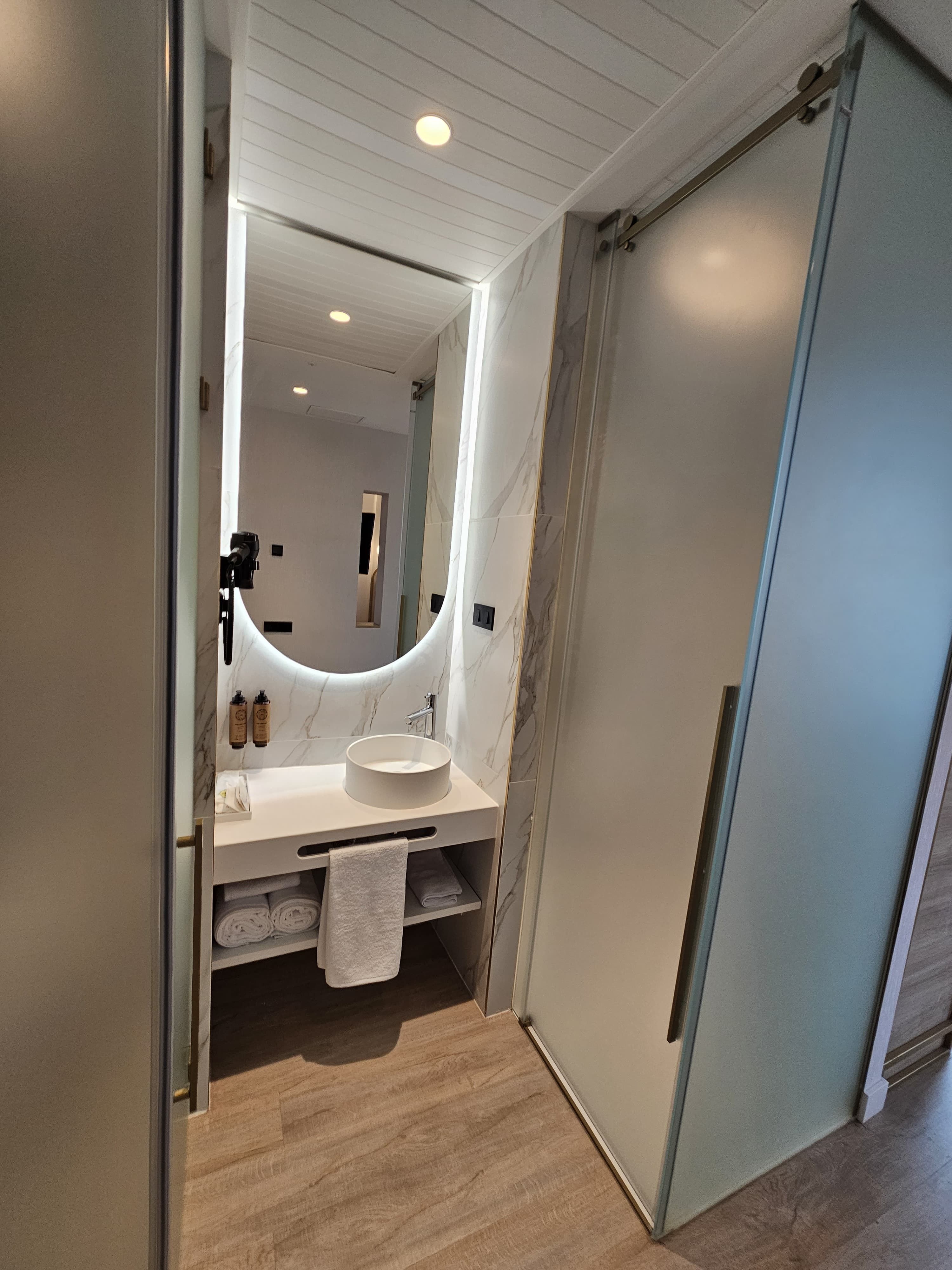 Superior king room