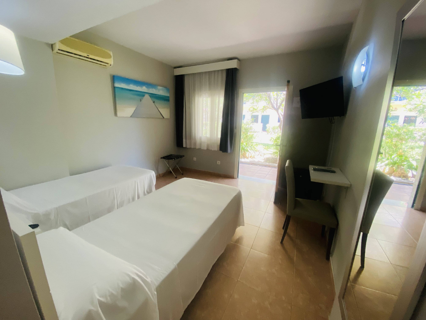 Chambre lits jumeaux - vue sur jardin